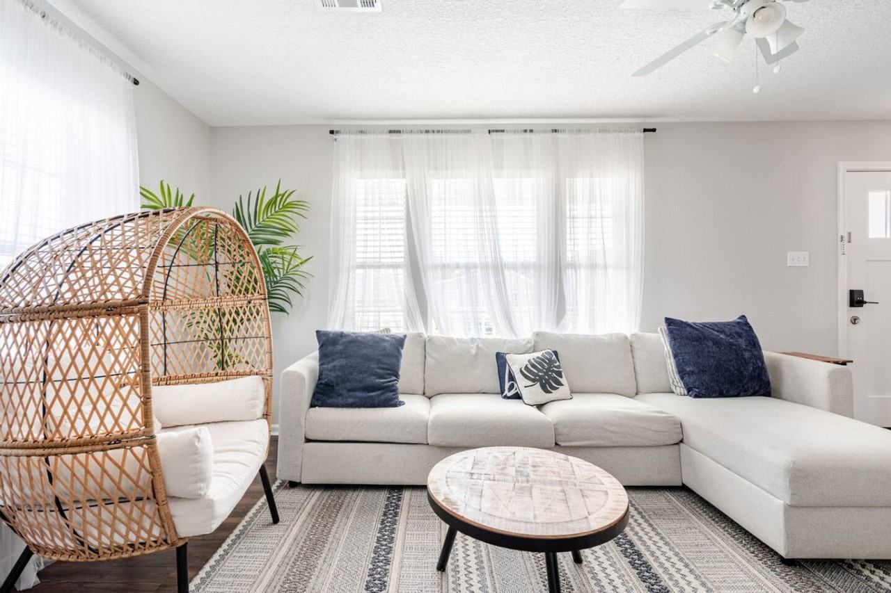 2311 56th St #1223250P - Photo 2 of 33