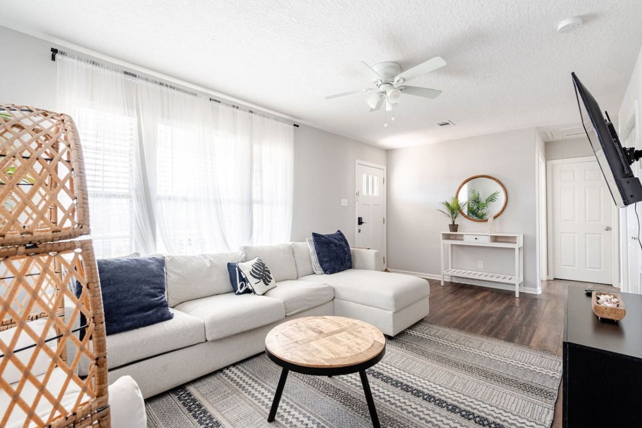 2311 56th St #1223250P - Photo 4 of 33