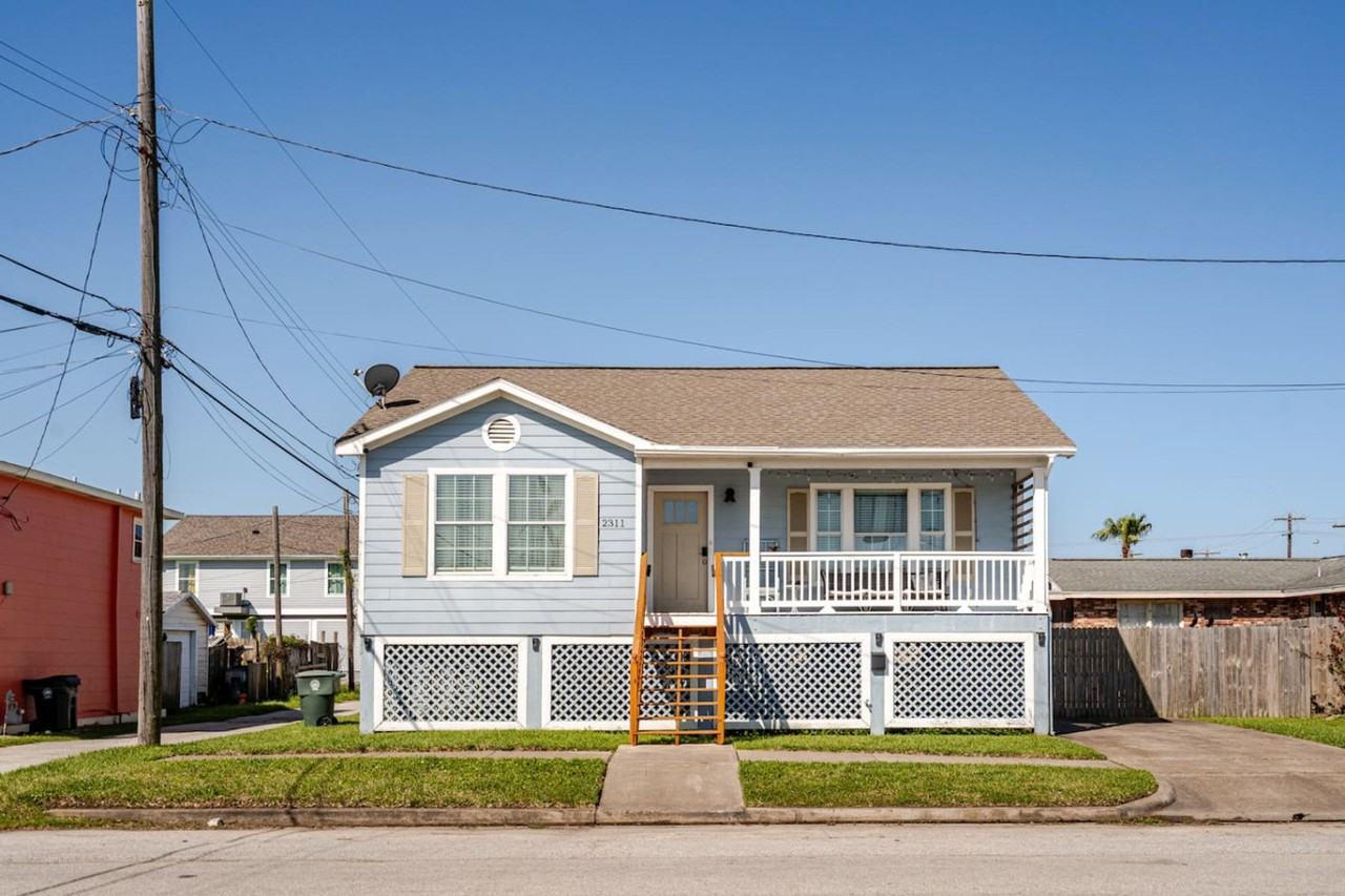 2311 56th St #1223250P - Photo 5 of 33