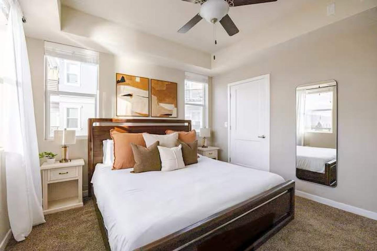 375 Harbour Cove Drive - Photo 7 of 92