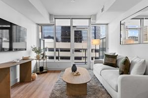 featured image of 1049 7th Ave