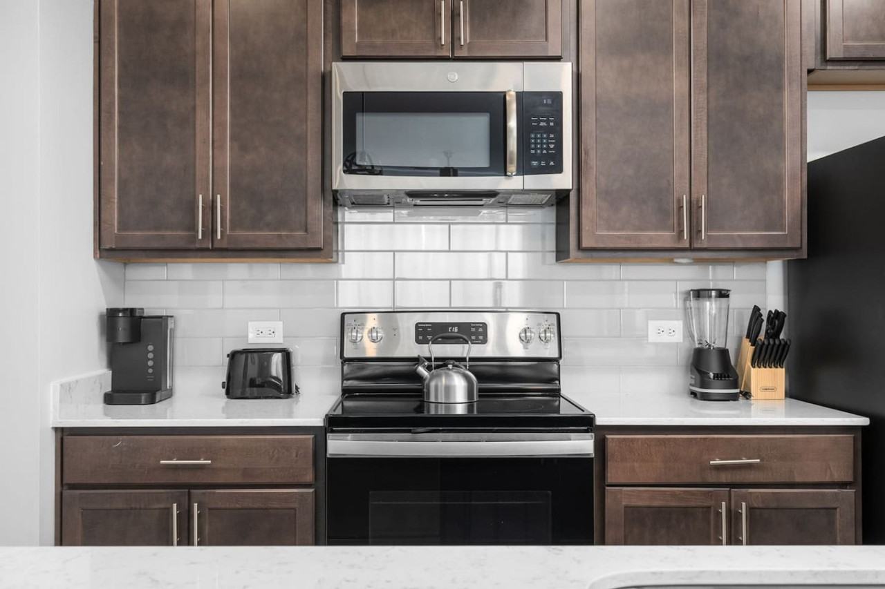 11150 Lantern Rd #1228663P - Photo 2 of 46