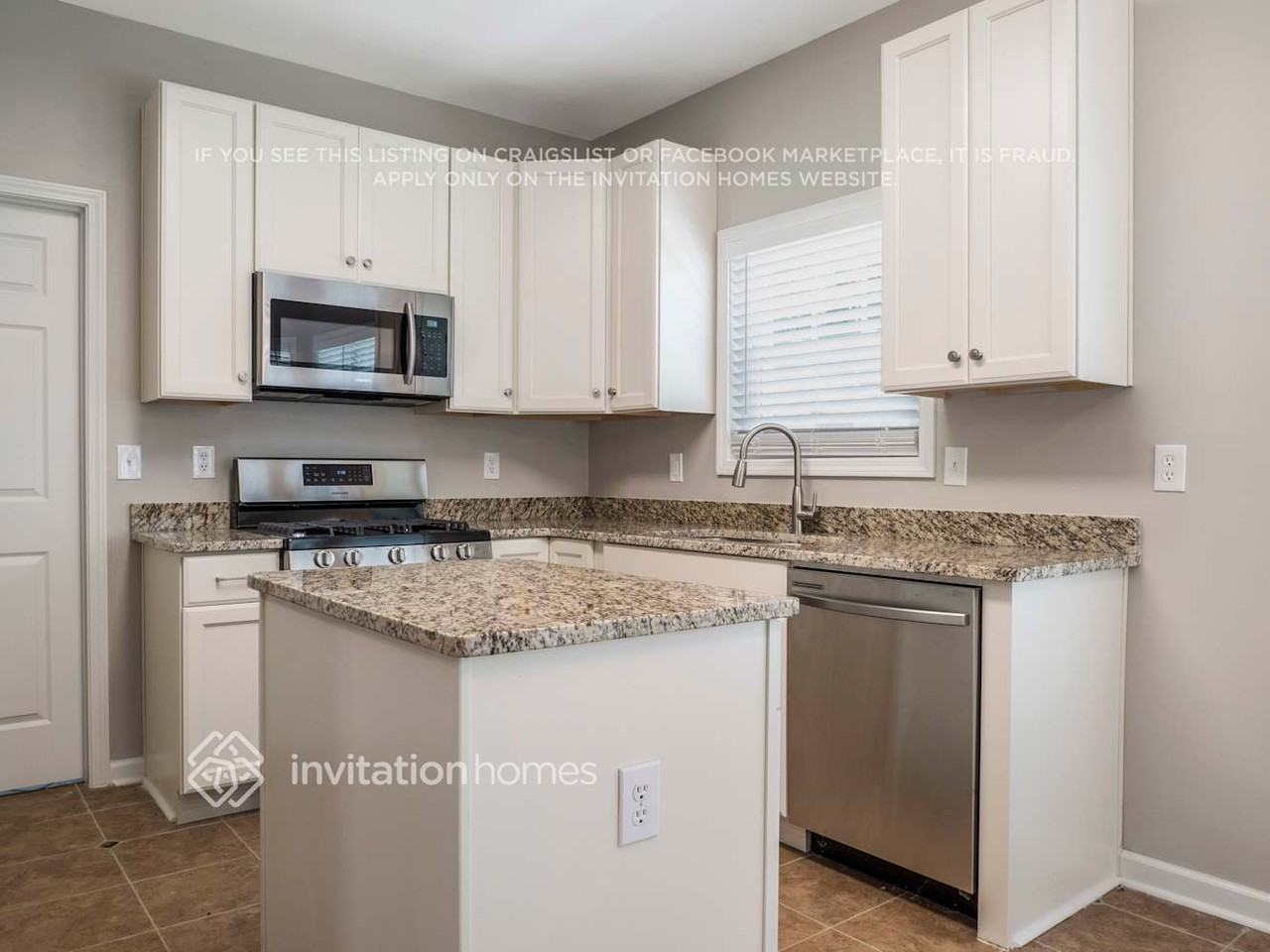 1119 E Shoreview Rd - Photo 4 of 21