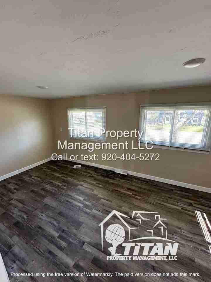 126 E Mission Rd - Photo 3 of 10