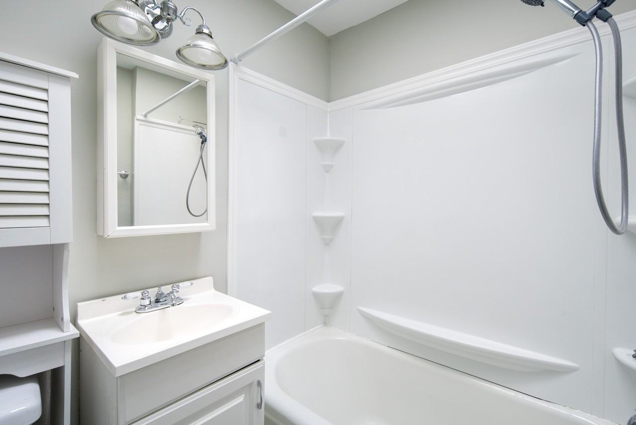 1327 1st St - Photo 3 of 32