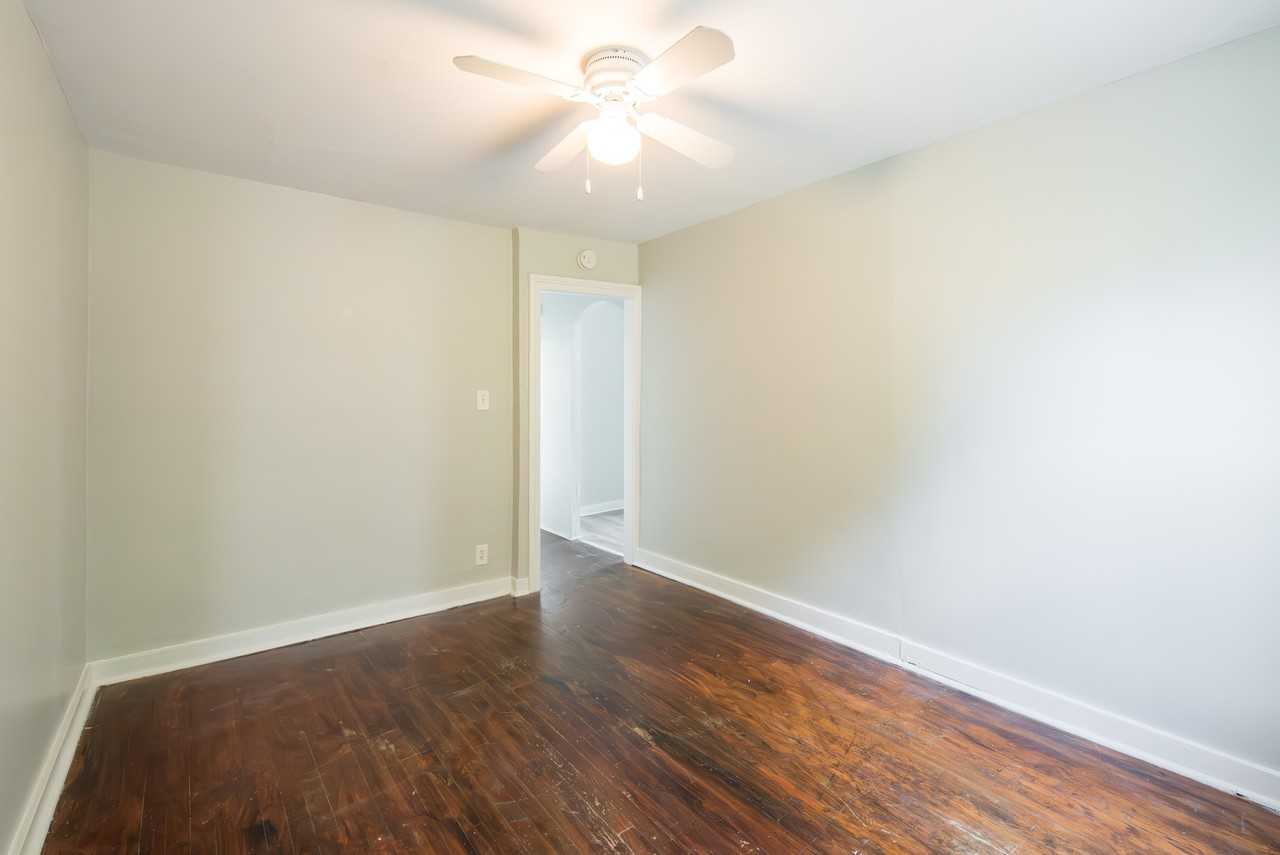 1327 1st St - Photo 2 of 32