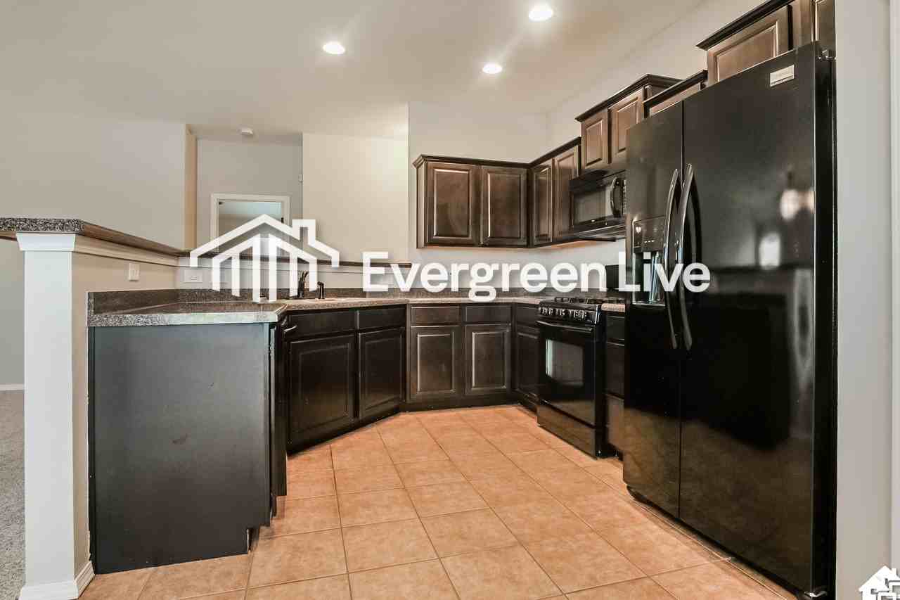 9801 E Swan Dr - Photo 7 of 15
