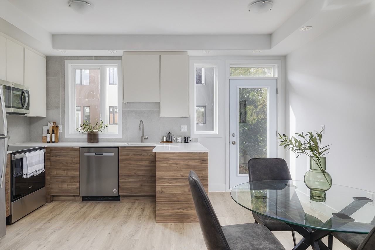 The Lawson Towns - Photo 3 of 9