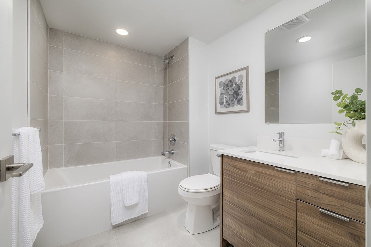 The Lawson Towns - Photo 7 of 9