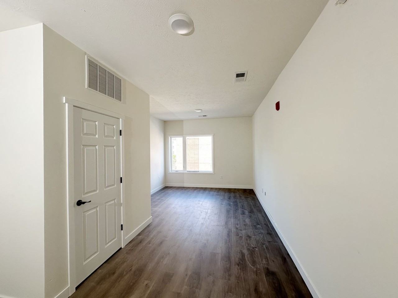 Weida On Waldron - 221 - Photo 5 of 9