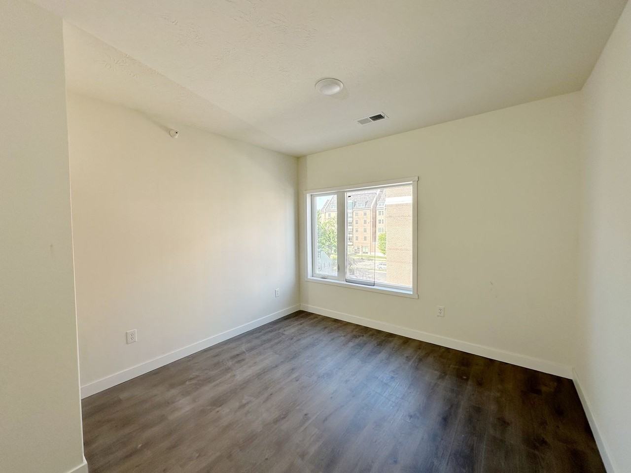 Weida On Waldron - 221 - Photo 6 of 9