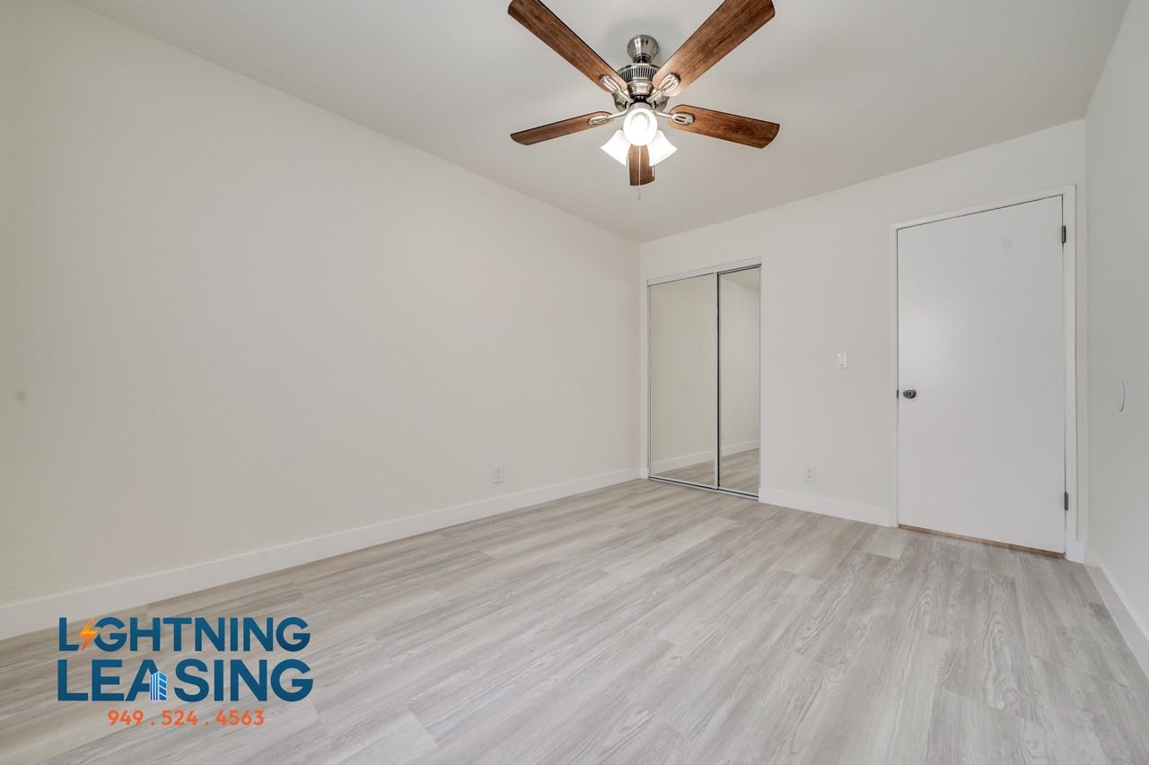 6737 Independence Ave #210D - Photo 4 of 26