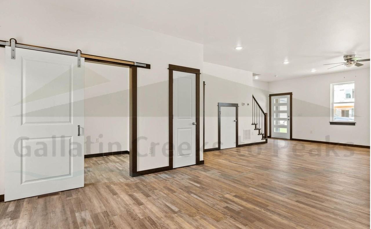 881 Rookery Lane - Photo 3 of 18