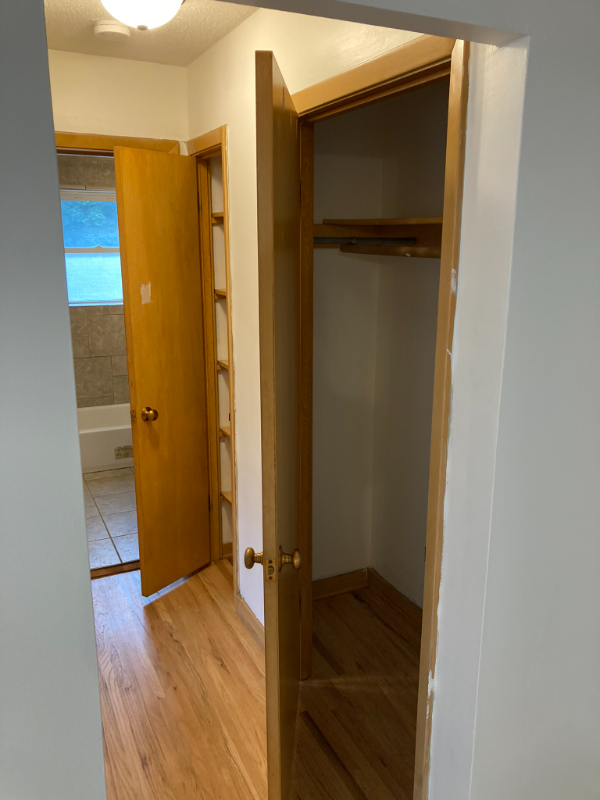 408 6th St Sw #11 - Photo 6 of 15