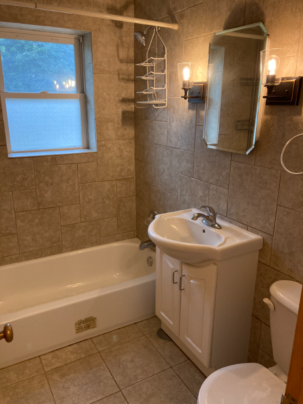 408 6th St Sw #11 - Photo 7 of 15