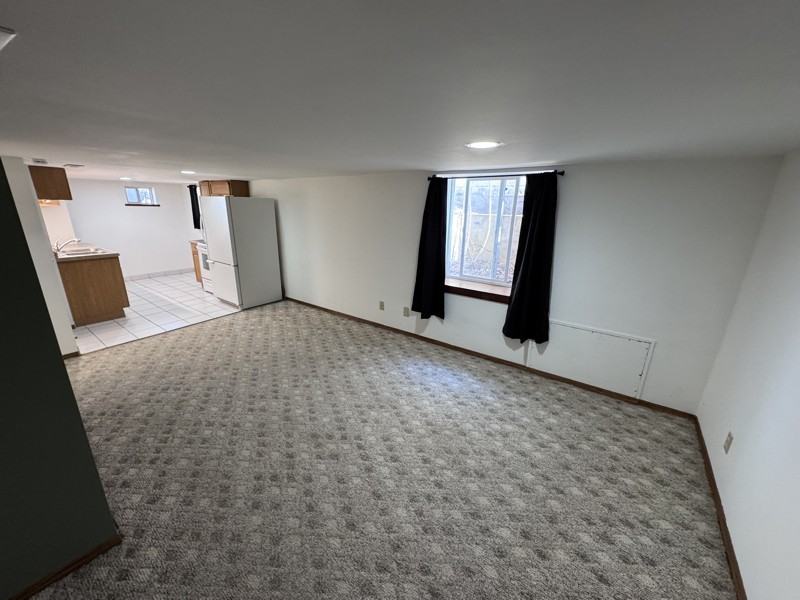 416 Pearl St #B - Photo 3 of 20