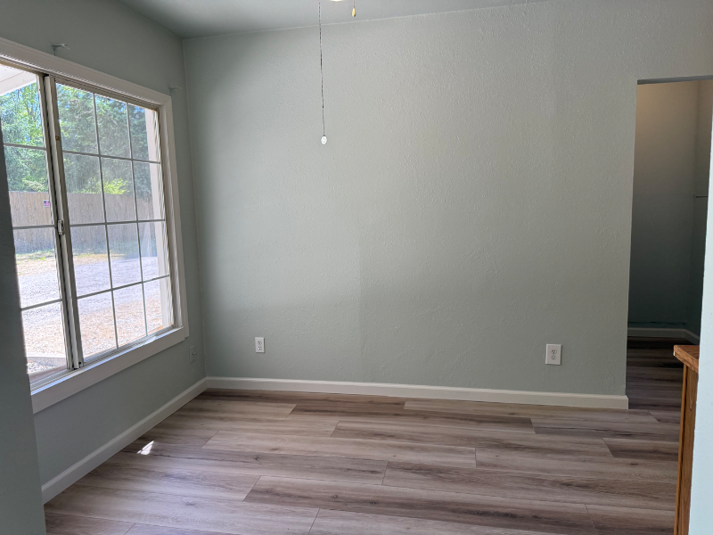 5157 Rogue River Hwy #6 - Photo 3 of 7