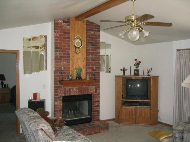 2307 Coventry Ct - Photo 2 of 12