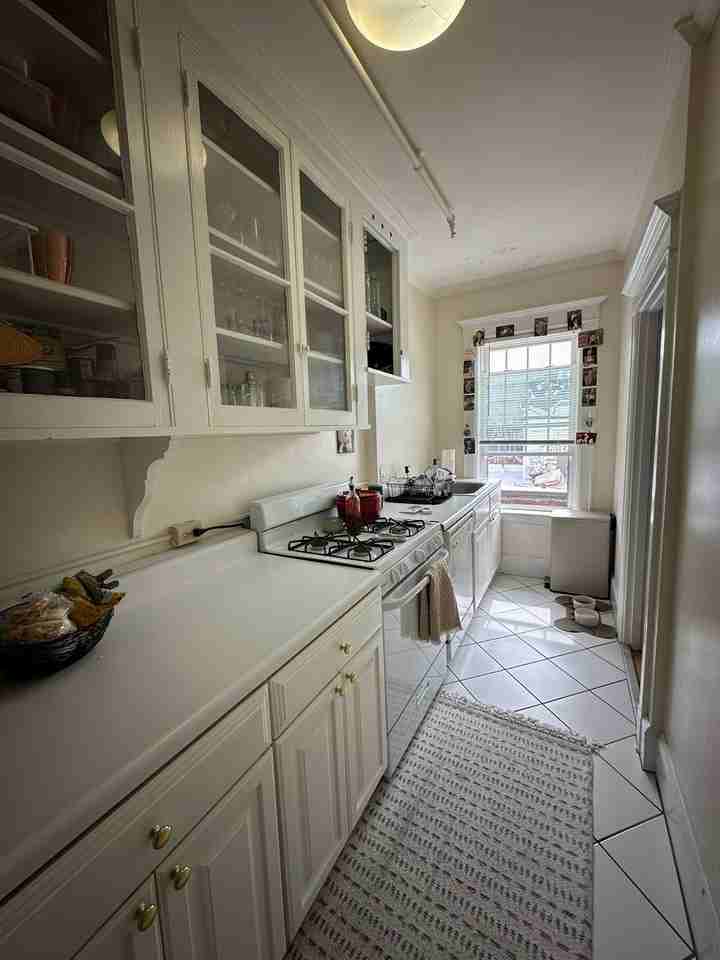1277 Commonwealth Ave - Photo 4 of 18