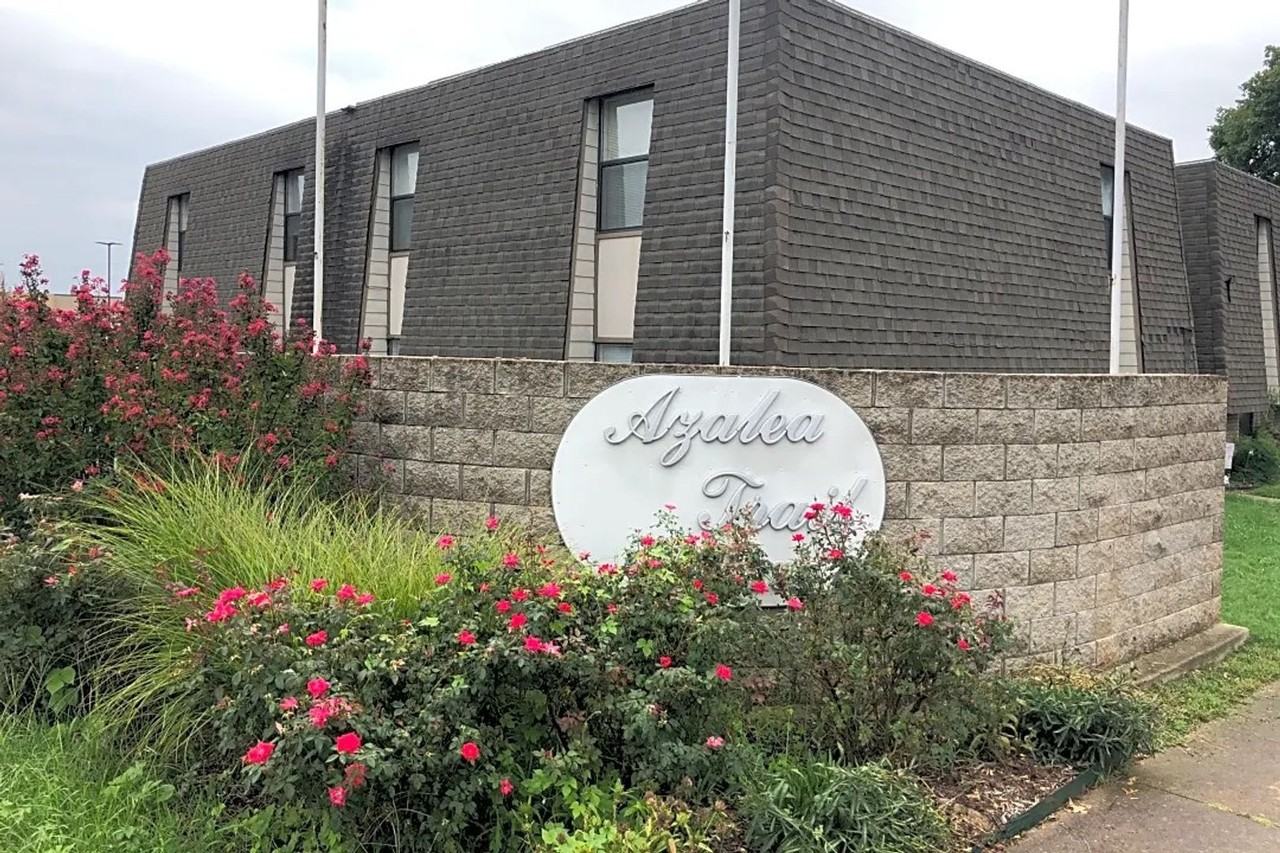 Azalea Trail Apartments - Photo 3 of 10