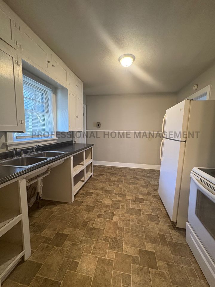 203 Old Mill Rd - Photo 6 of 9