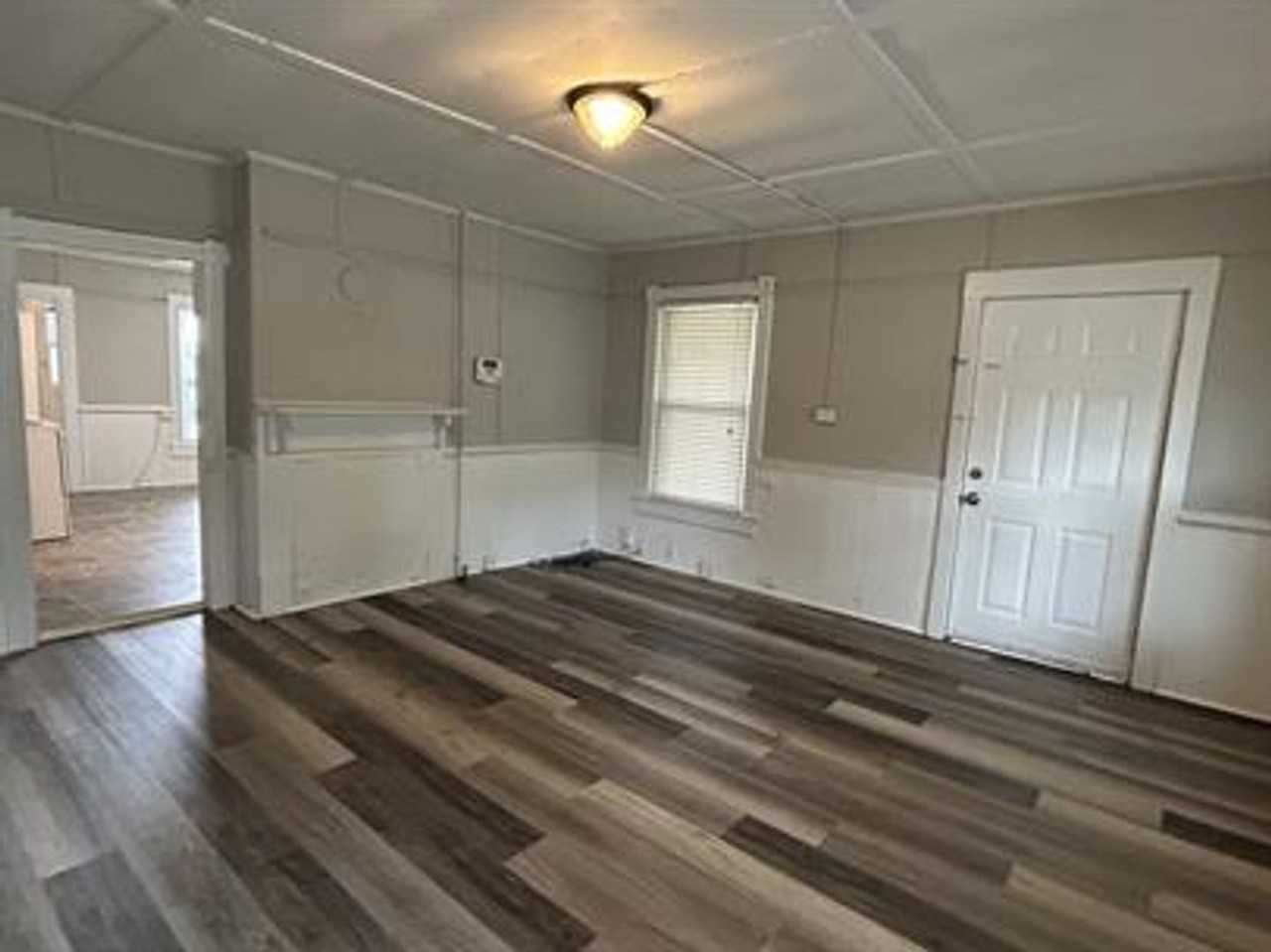 3415 Alpine Street Southwest - Photo 2 of 12