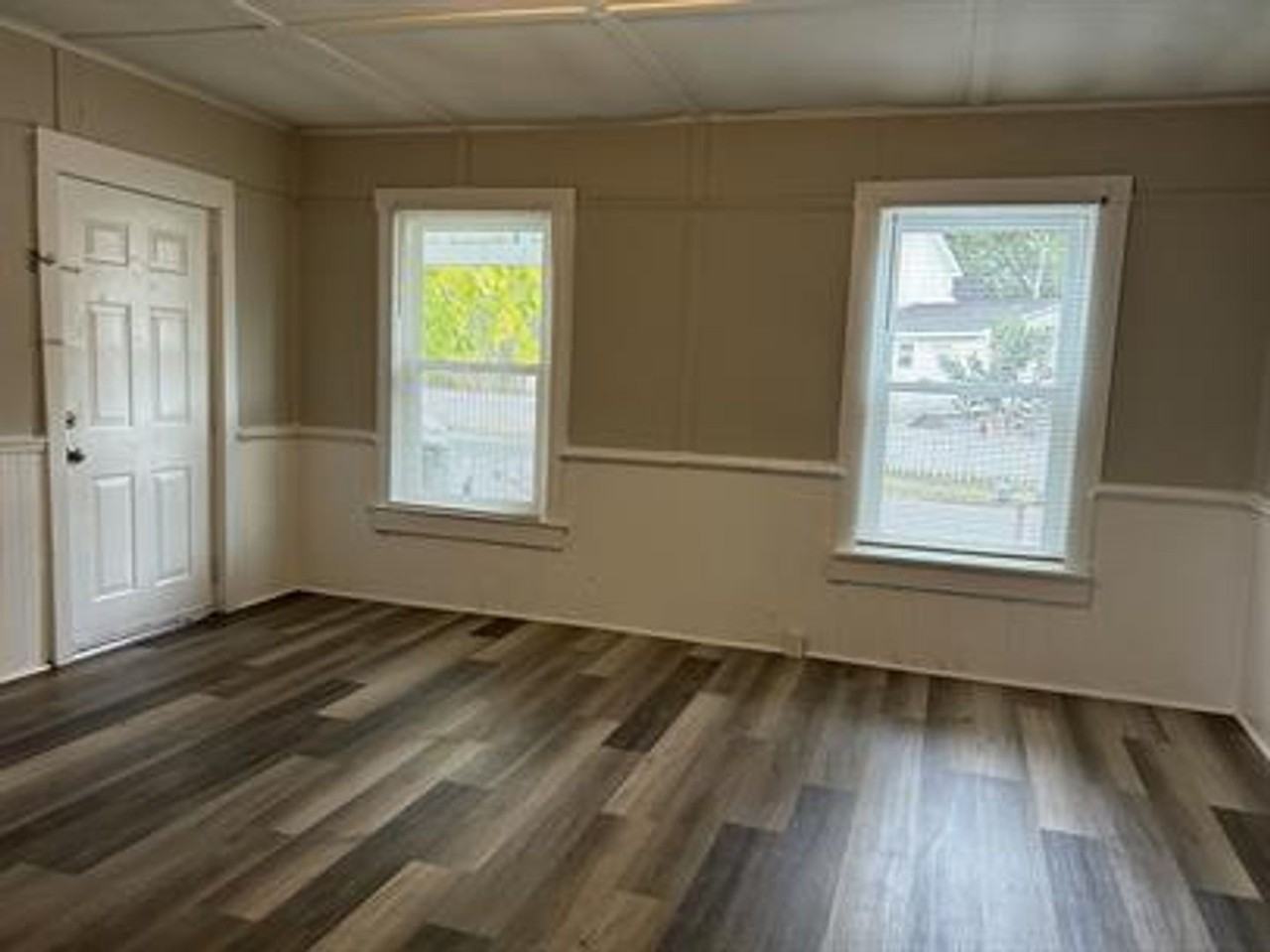 3415 Alpine Street Southwest - Photo 4 of 12