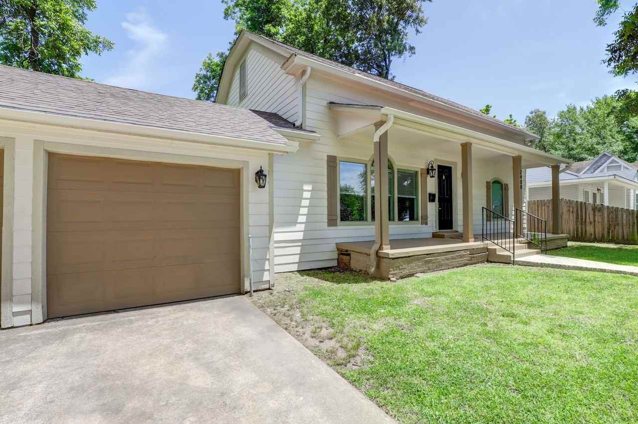 2408 Magnolia St - Photo 2 of 13