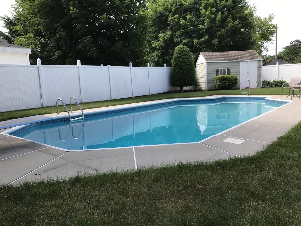 73 Newton St - Photo 3 of 21