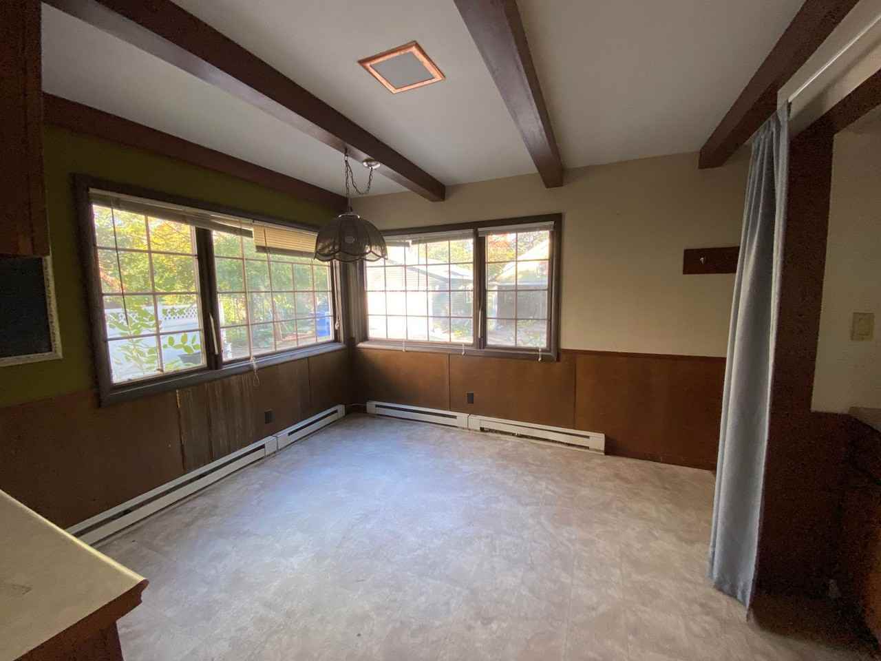 1409 University Dr N - Photo 3 of 22