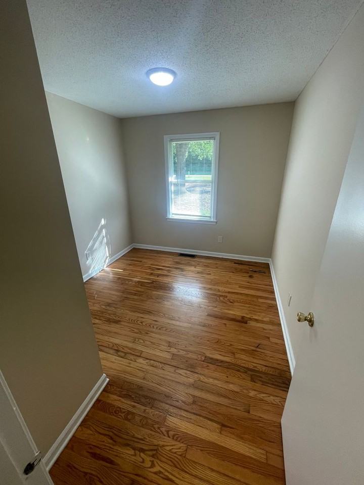 705 Harris Road - Photo 5 of 14