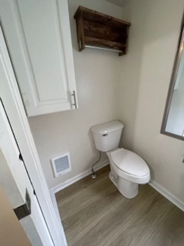 1318 S Walnut St - Photo 5 of 9