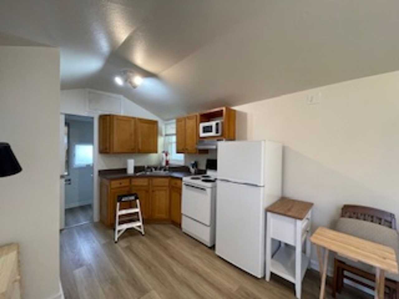 1318 S Walnut St - Photo 6 of 9