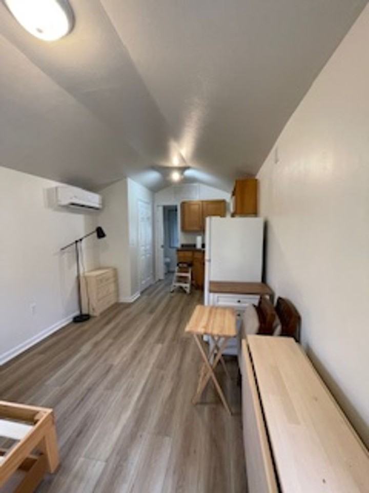 1318 S Walnut St - Photo 7 of 9