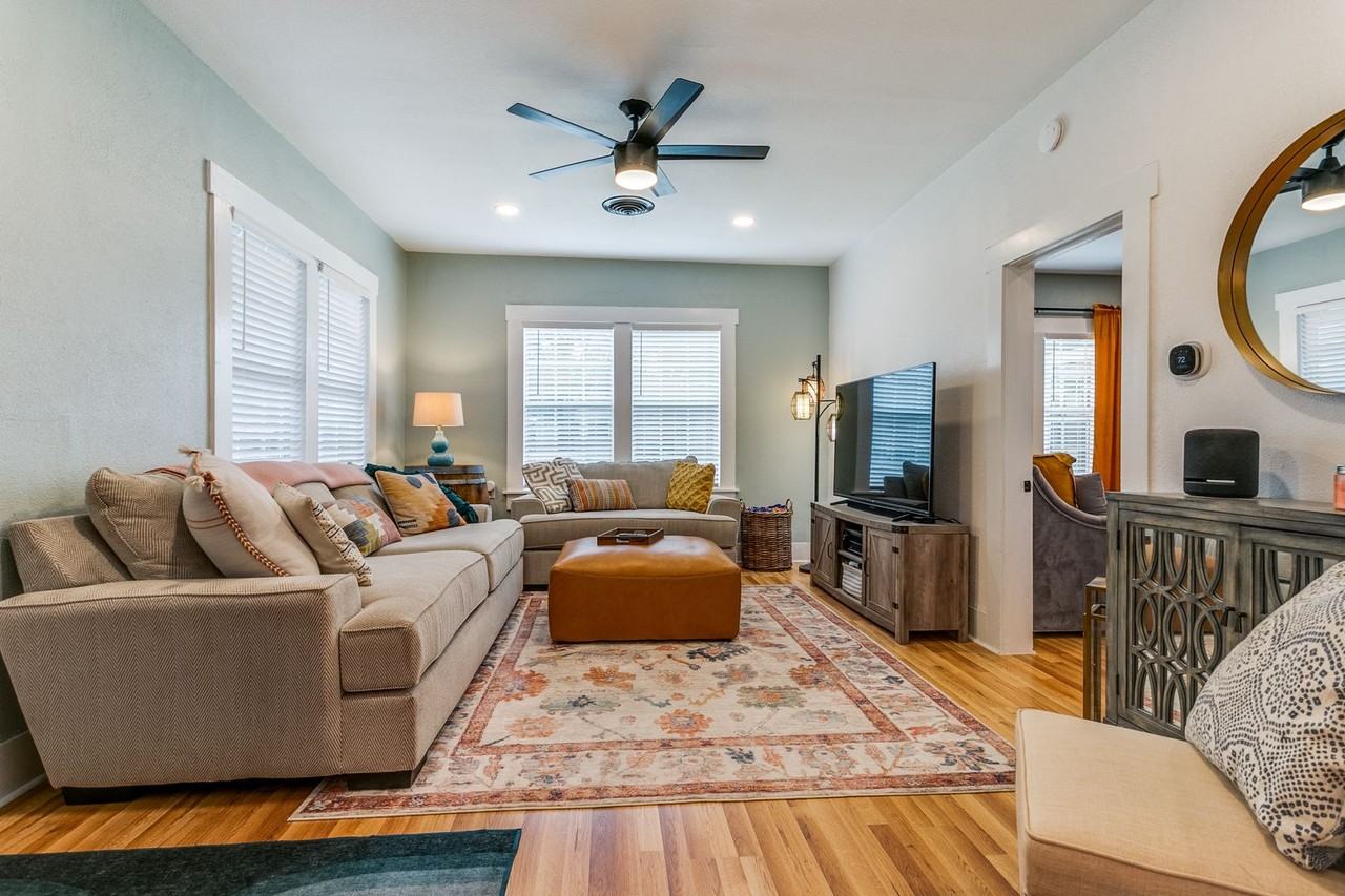 1004 Edison Dr - Photo 5 of 25