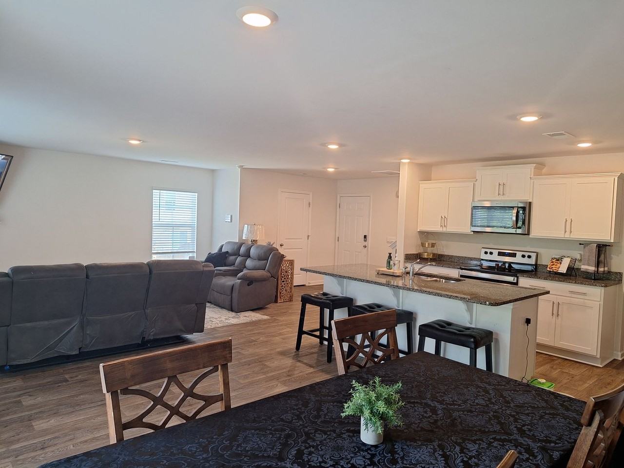 205 Dunham Rd - Photo 7 of 50