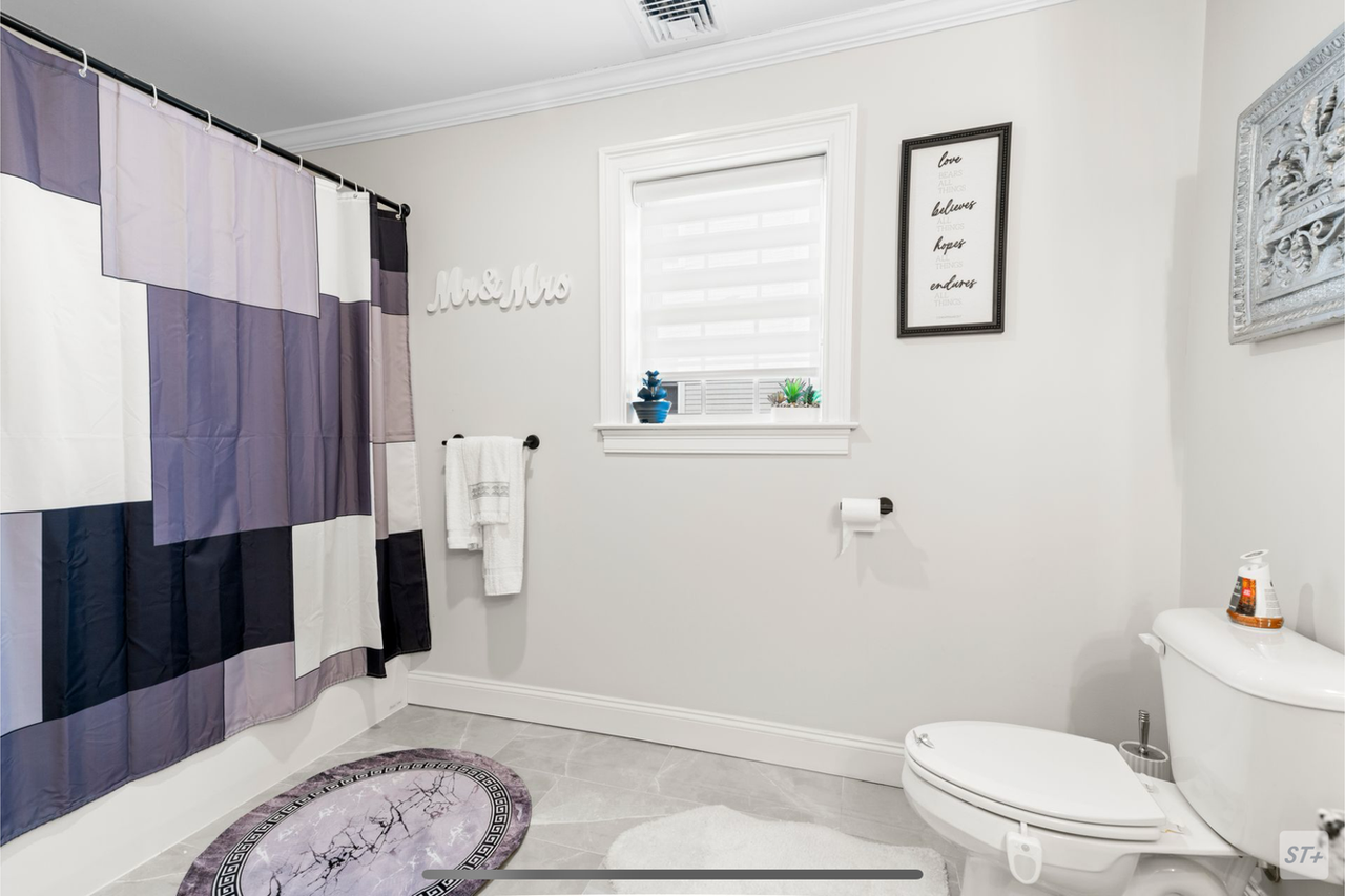 325 East St - Photo 3 of 36