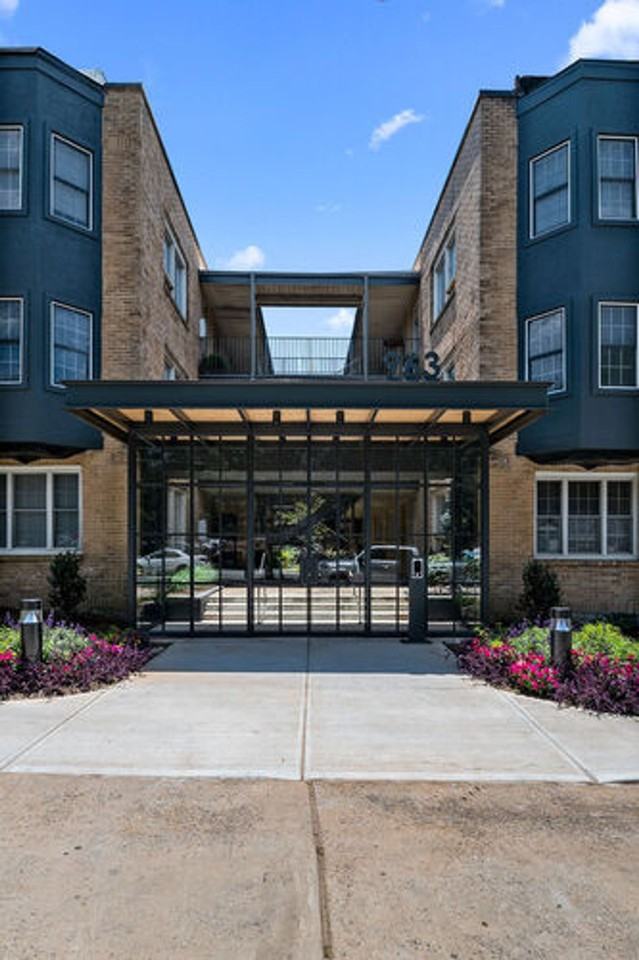 963 Ponce De Leon Ave Ne #001 - Photo 3 of 9