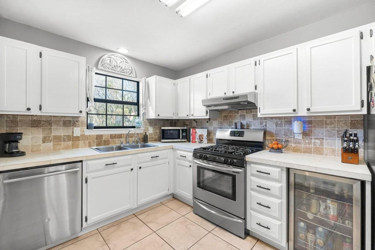 1174 Baycrest Cv - Photo 5 of 26