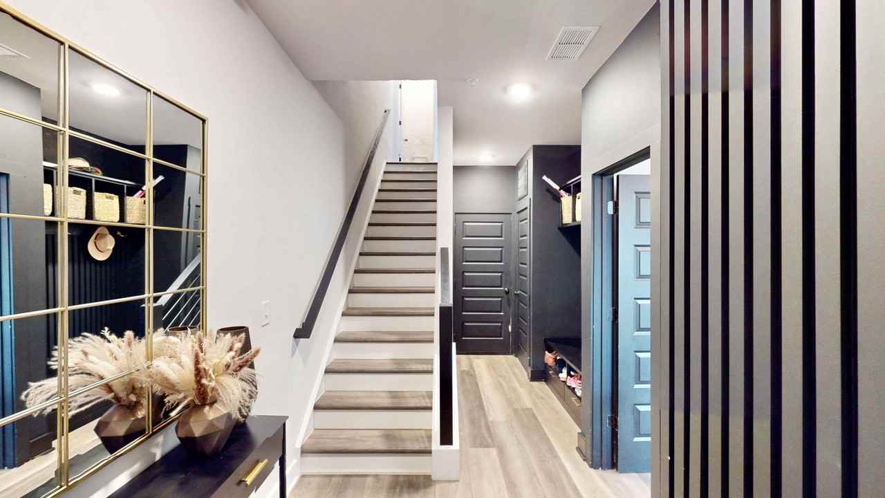 529 W Tremont Ave - Photo 2 of 38