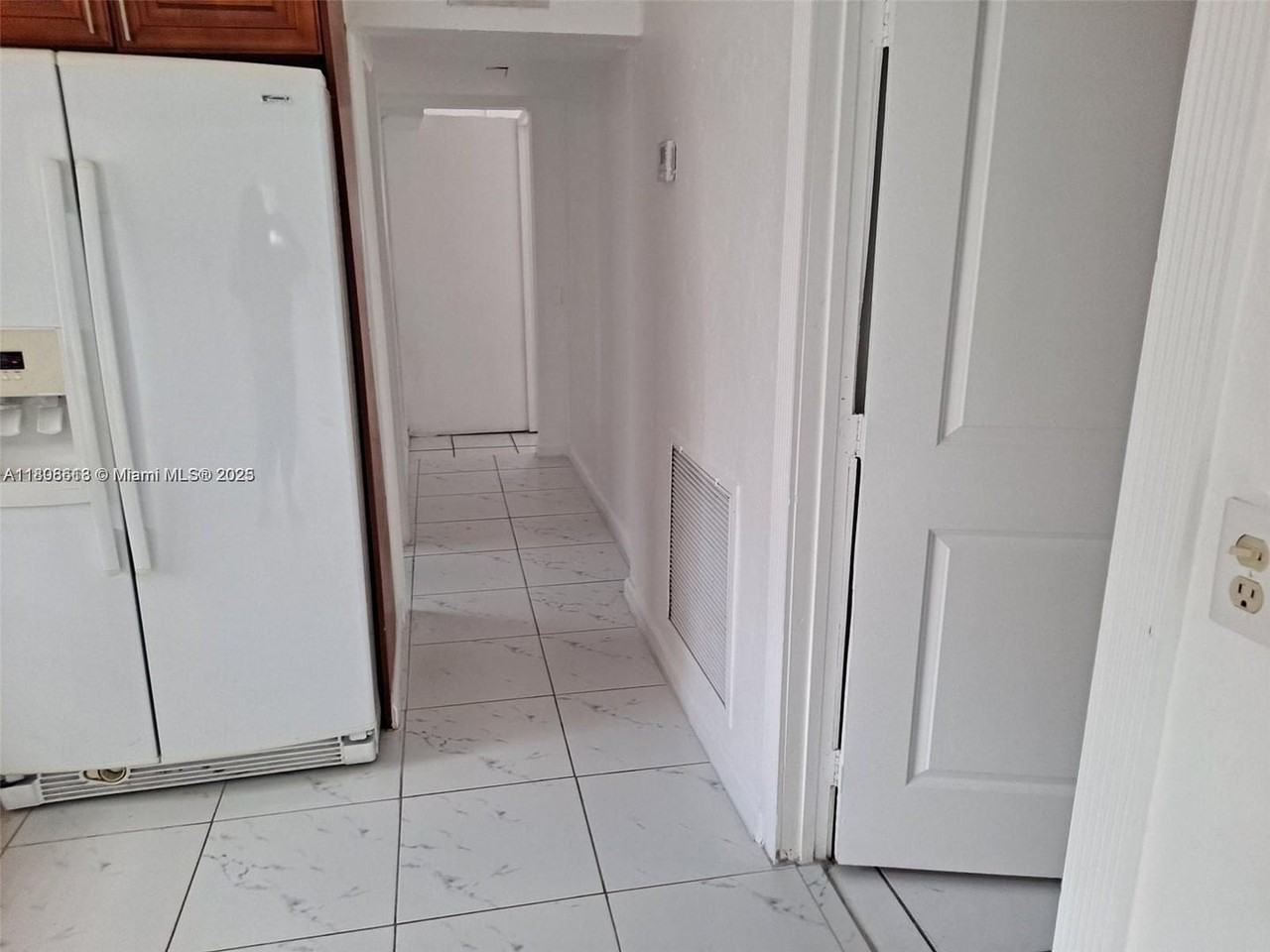 3708 Sw 58th Ave - Photo 2 of 11