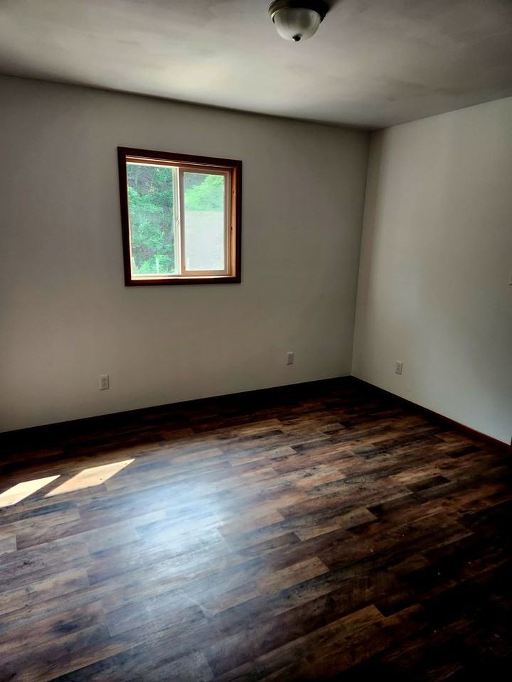 1677 Congress Rd - Photo 4 of 21