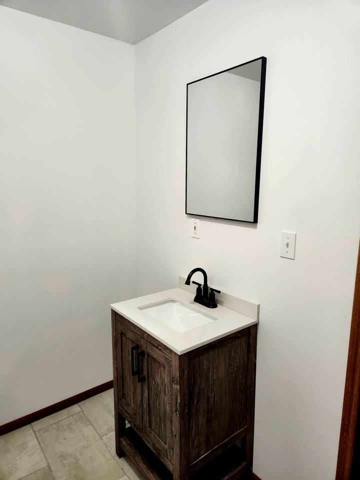 1677 Congress Rd - Photo 7 of 21