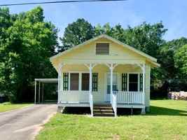 featured image of 112 Della St