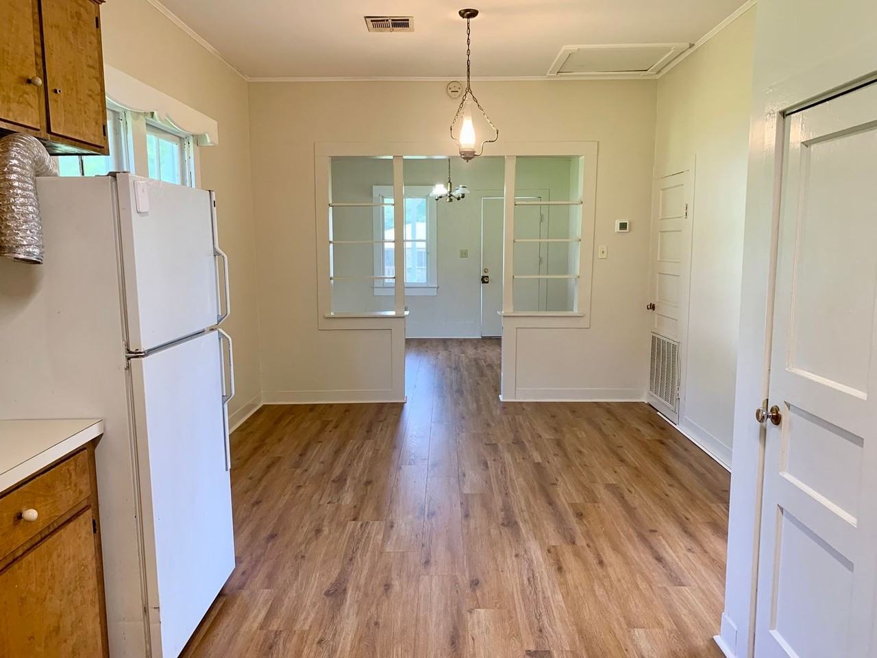 112 Della St - Photo 4 of 11