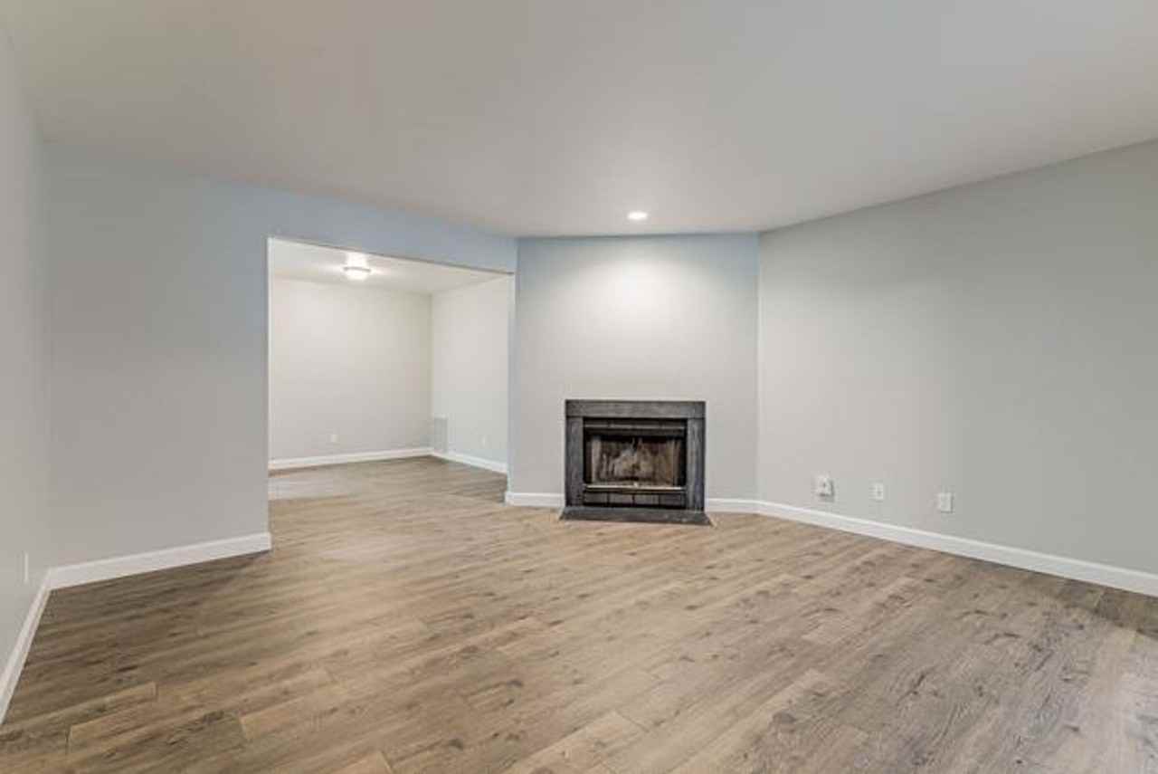 5 Hartwell Ct - Photo 3 of 37