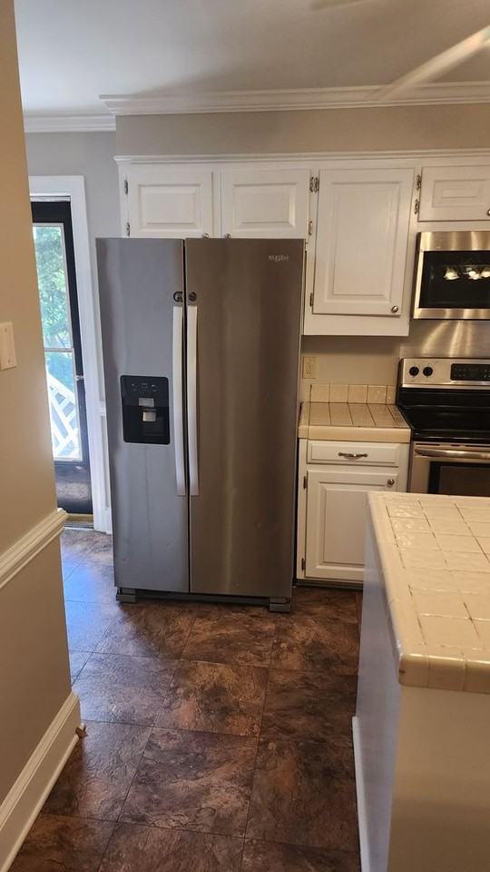 605 Winstead Rd - Photo 3 of 22