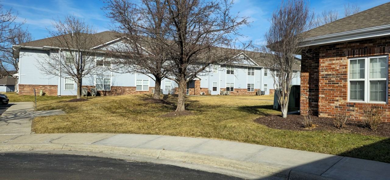 South Ridge Apartments - Photo 3 of 13