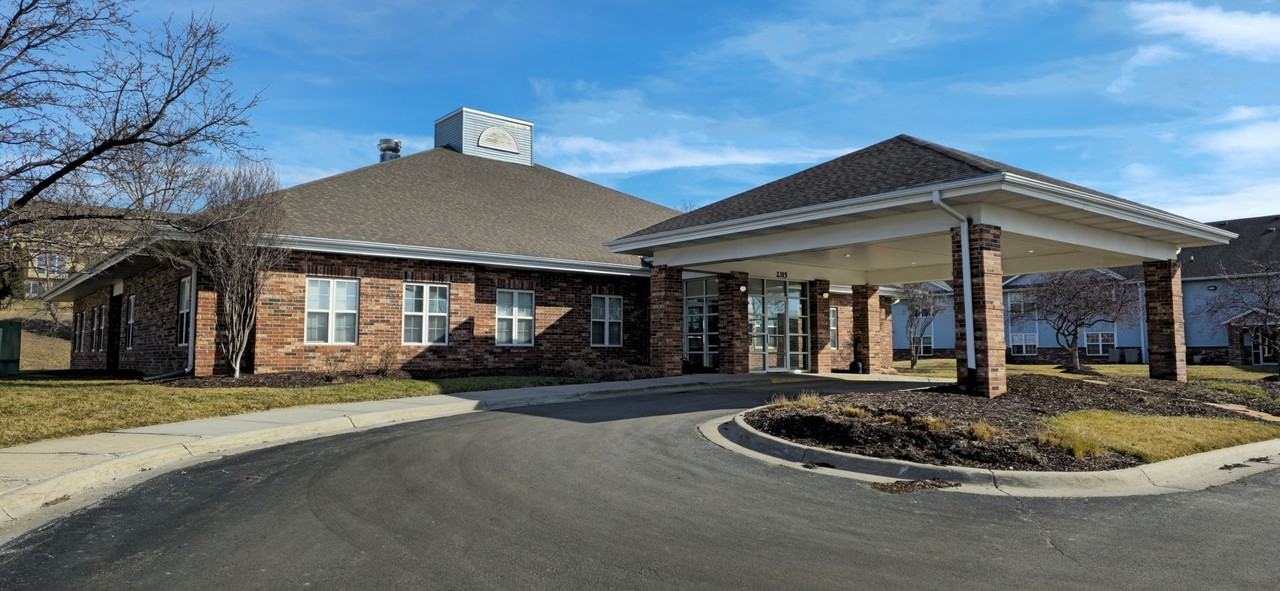 South Ridge Apartments - Photo 4 of 13