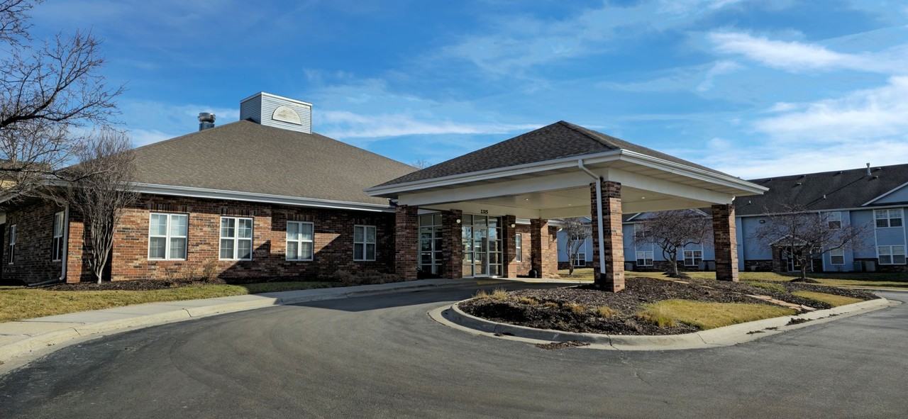 South Ridge Apartments - Photo 5 of 13